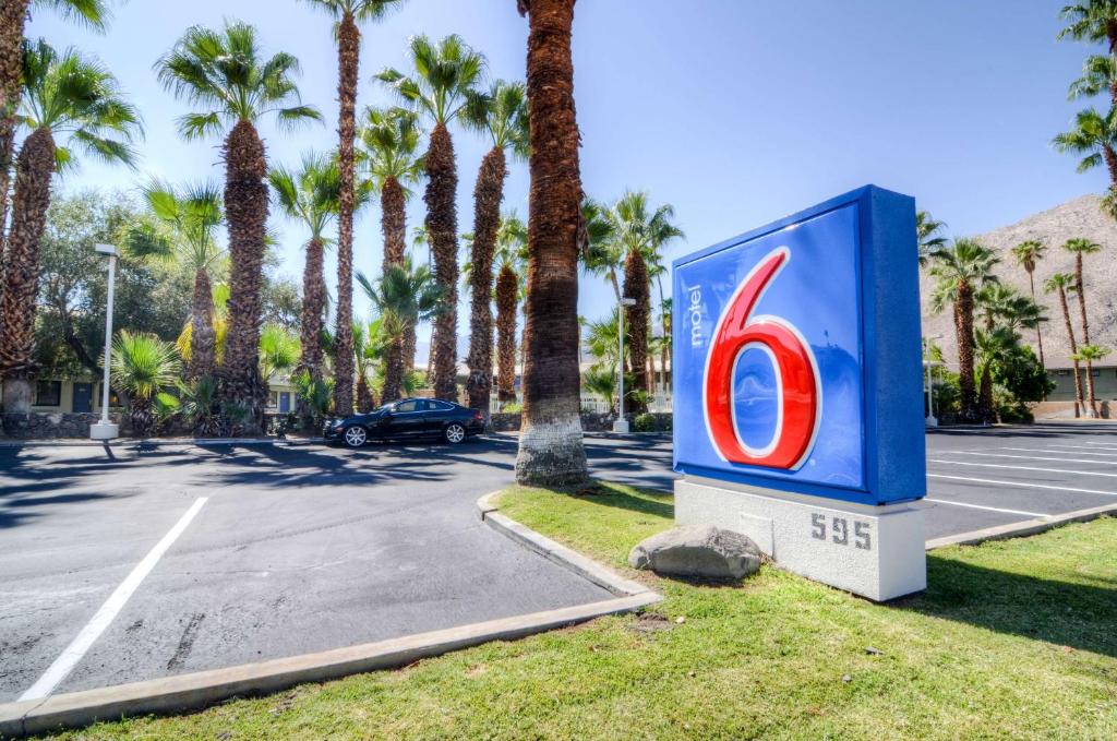 Motel 6-Palm Springs CA - East - Palm Canyon - main image