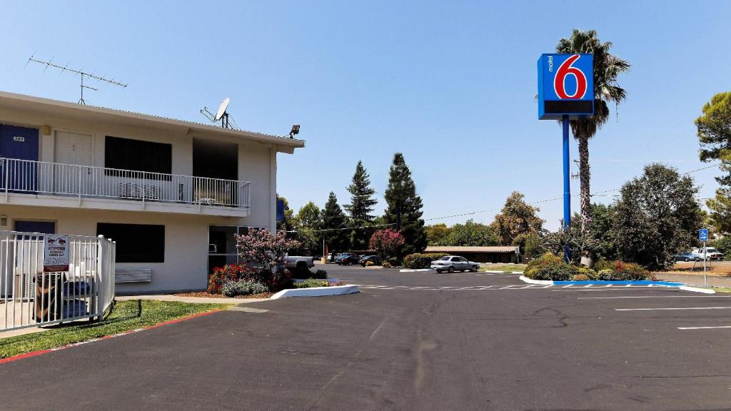 Motel 6-Chico CA - main image