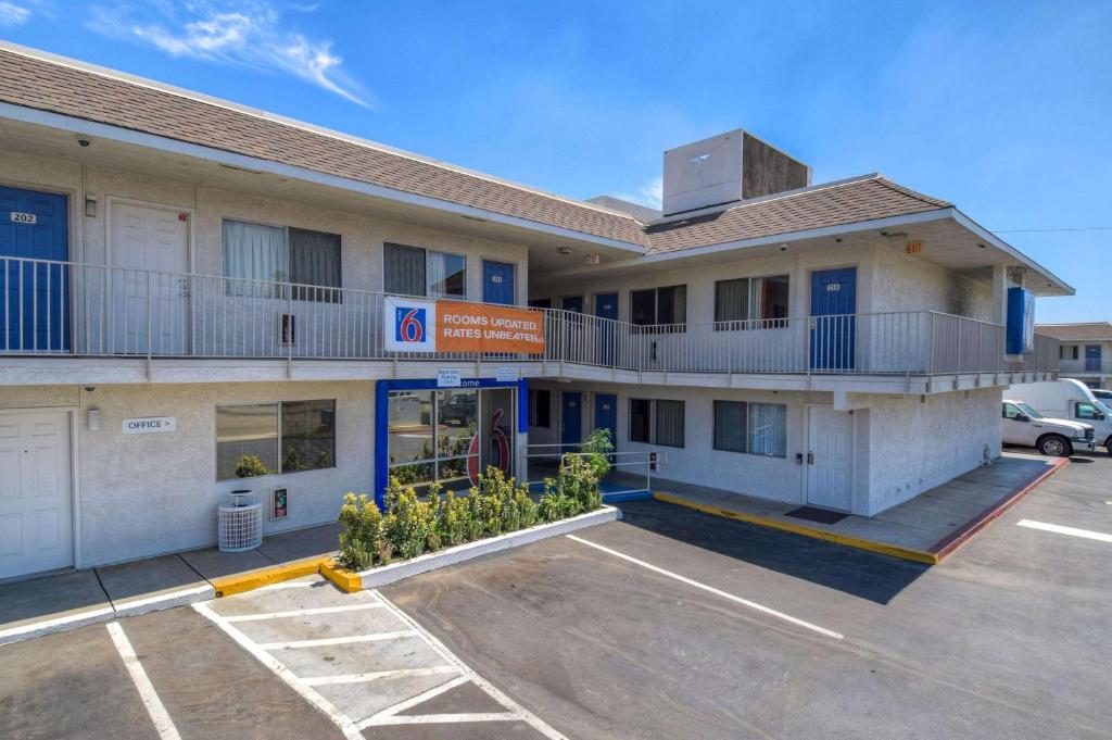 Motel 6-Jurupa Valley CA - Riverside West - main image