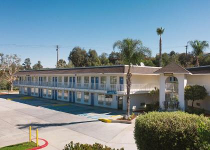 Motel 6-Temecula CA - Historic Old Town - image 3