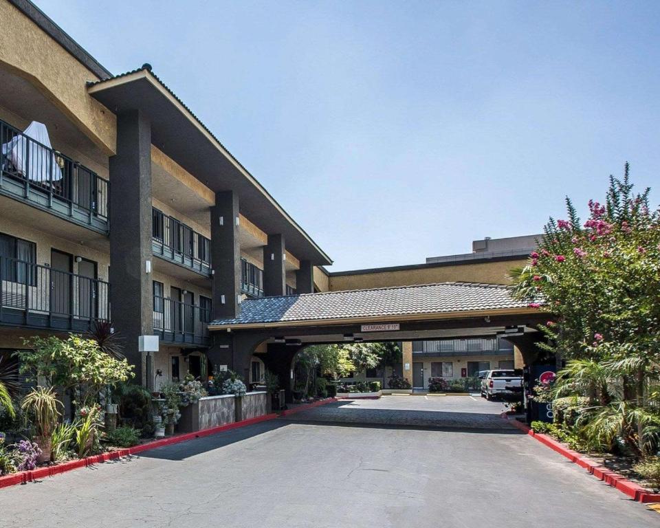 Quality Inn Ontario Airport Convention Center - main image