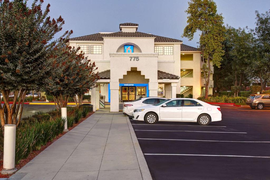 Motel 6-Sunnyvale CA - North - image 4