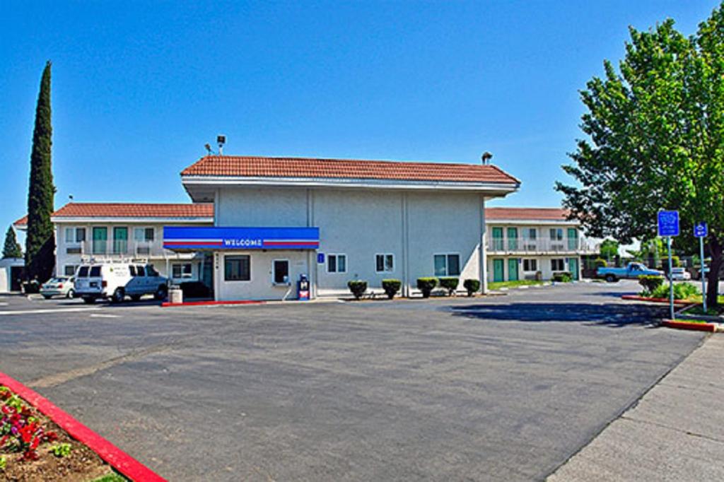 Motel 6-Sacramento CA - North - image 2