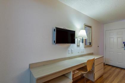 Motel 6-Modesto CA - image 2