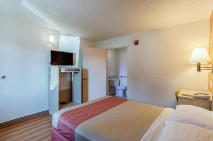 Motel 6-Modesto CA - image 5