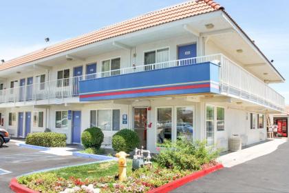 motel 6 Lancaster CA Lancaster