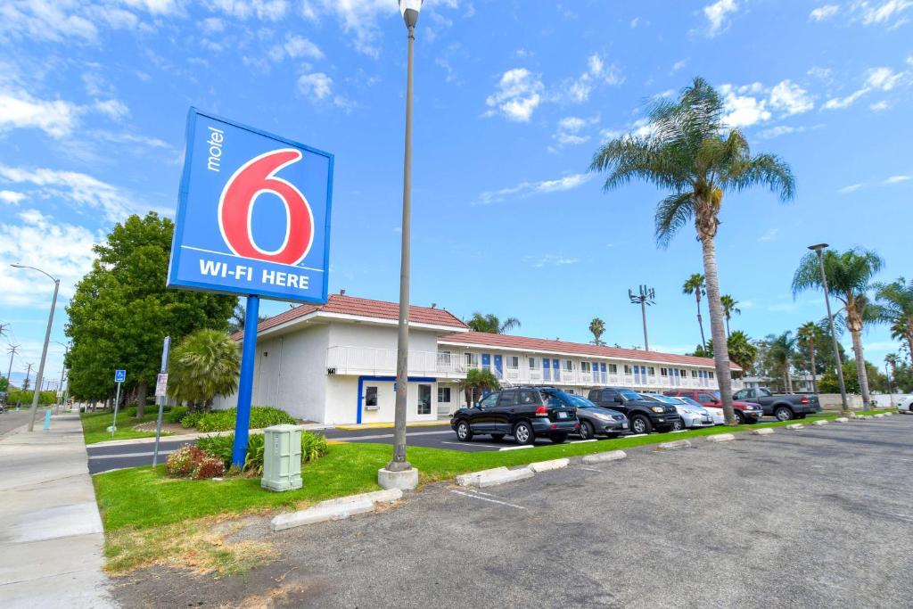 Motel 6-Costa Mesa CA - main image