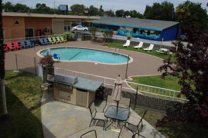 Americas Best Value Inn Red Bluff - image 2