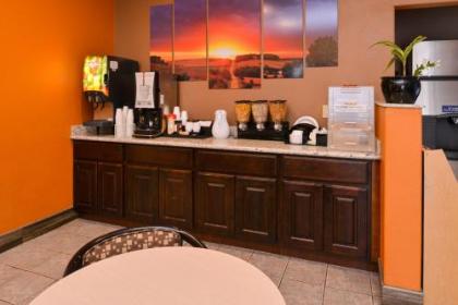 Americas Best Value Inn And Suites Madera - image 4