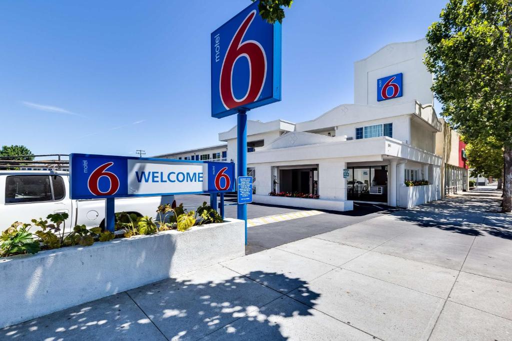 Motel 6-San Jose CA - Convention Center - main image