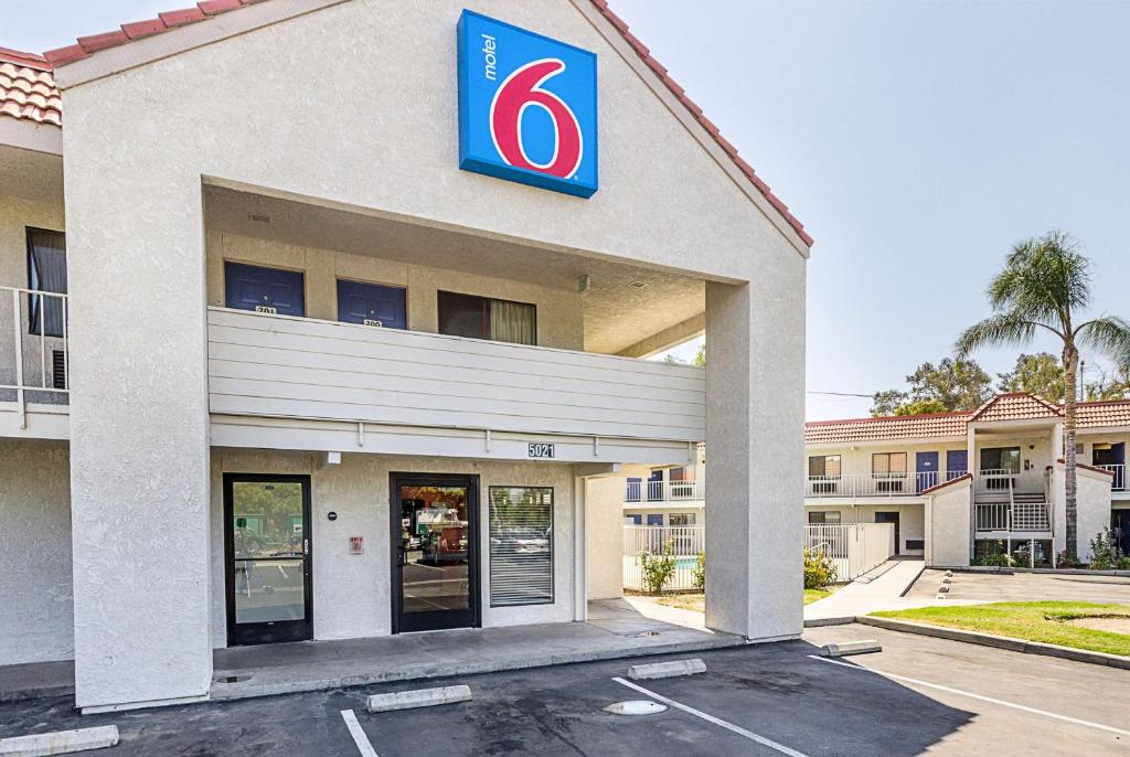 Motel 6-Fresno CA - main image