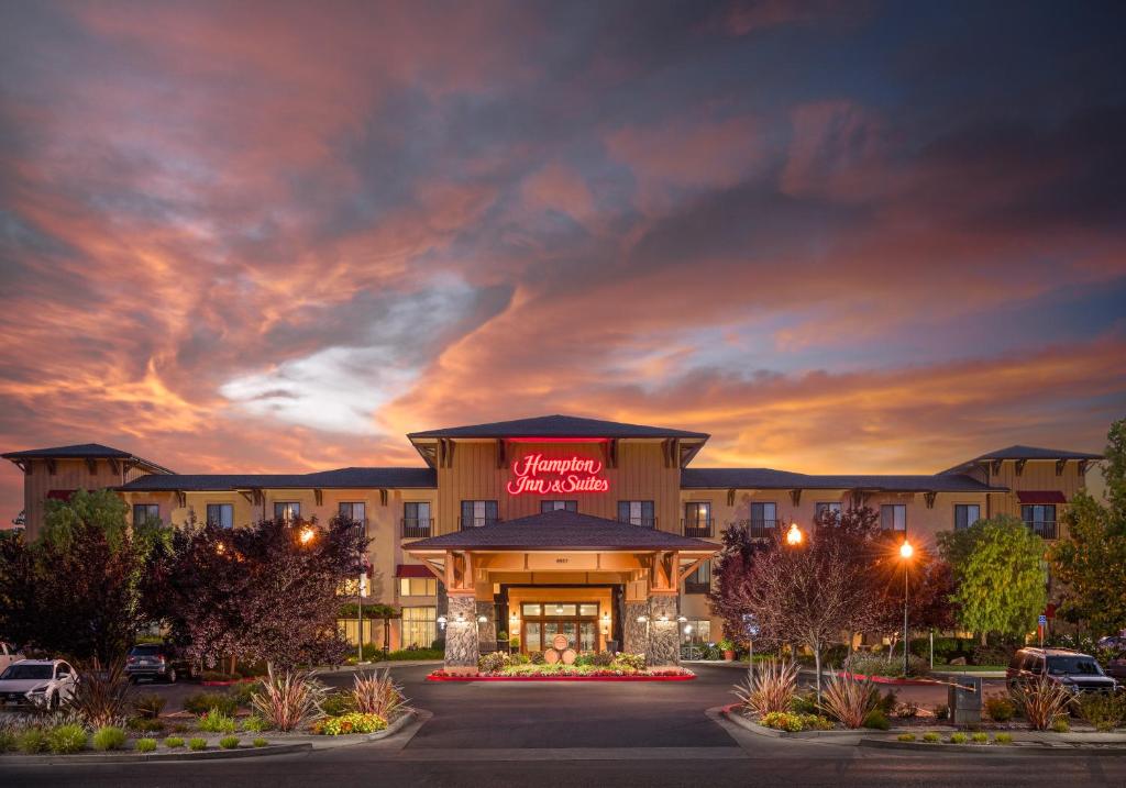 Hampton Inn & Suites Windsor-Sonoma Wine Country - image 5