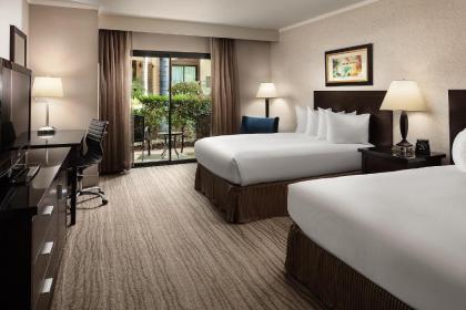 DoubleTree by Hilton Claremont - image 2