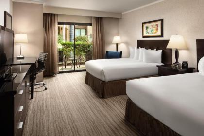 DoubleTree by Hilton Claremont - image 5