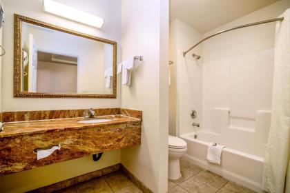 Regency Inn & Suites Downey - image 3