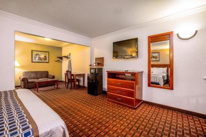 Regency Inn & Suites Downey - image 4