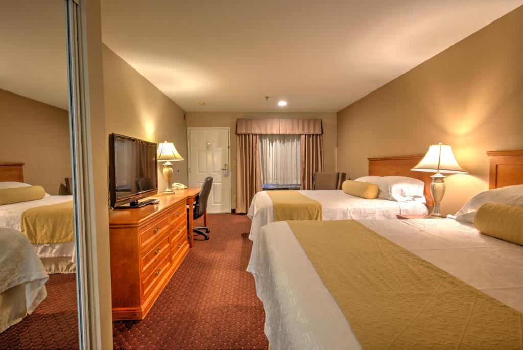 Burbank Inn and Suites - image 3