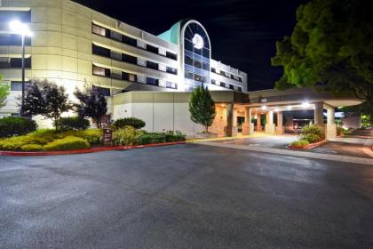 DoubleTree by Hilton Pleasanton at The Club - image 2