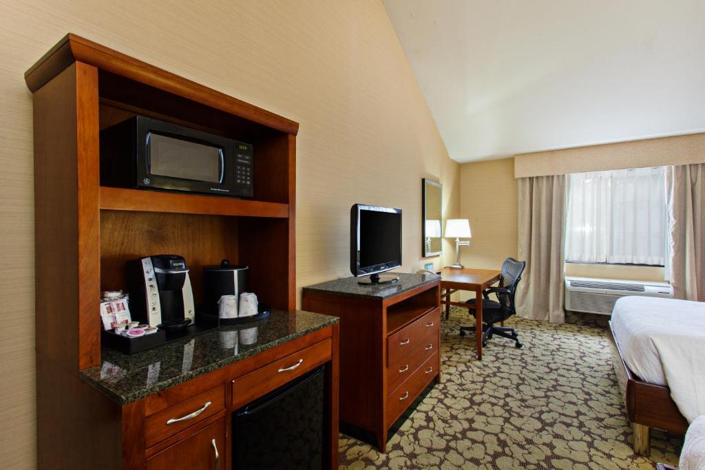 Hilton Garden Inn Valencia Six Flags - image 4