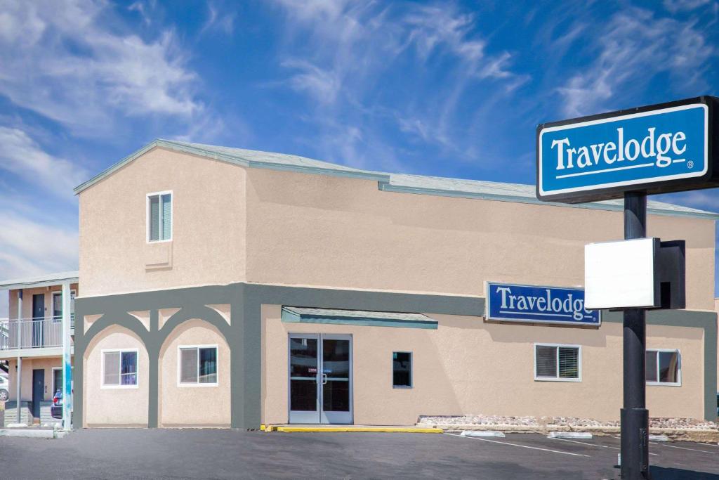 Travelodge by Wyndham Barstow - image 2