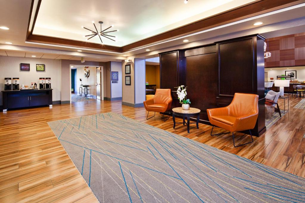 Hampton Inn & Suites Chino Hills - image 4