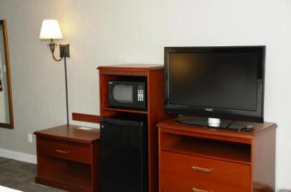 Hampton Inn & Suites Redding - image 4