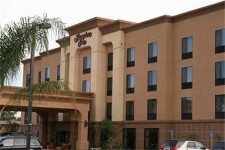 Hampton Inn Visalia - main image