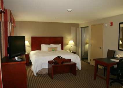 Hampton Inn Visalia - image 2