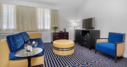 Best Western Plus Palm Court Hotel - image 3