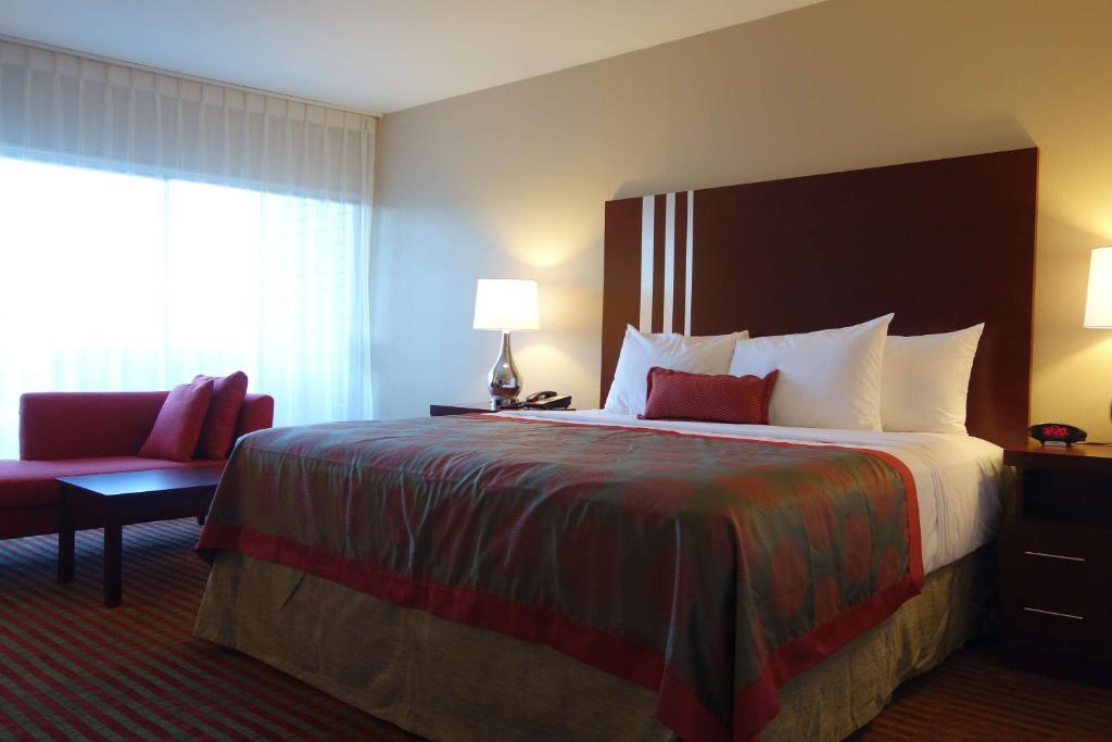 Ramada by Wyndham Sacramento - main image