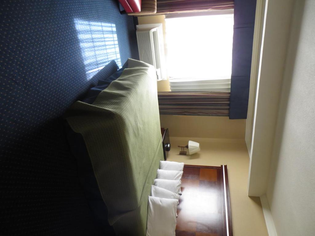 Americas Best Value Inn San Mateo - image 2