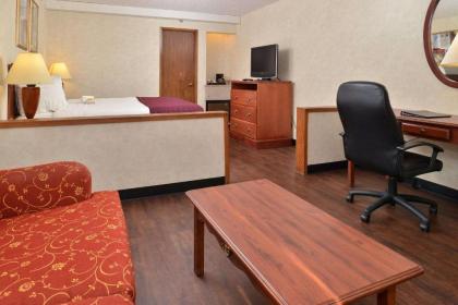 Quality Inn & Suites Indio I-10 - image 3