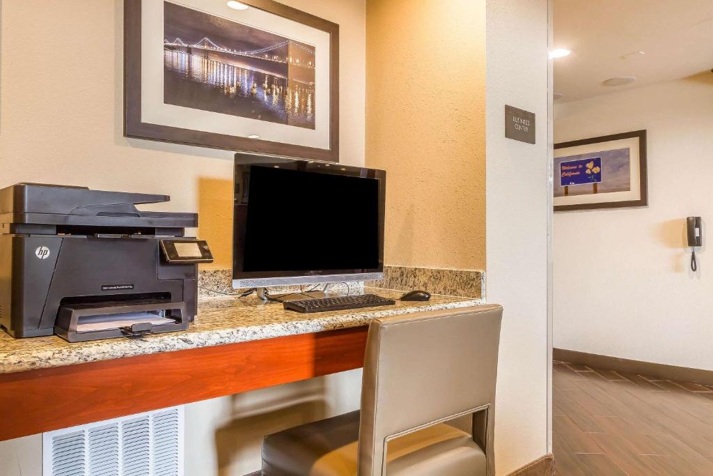 Comfort Inn & Suites Rocklin - image 3