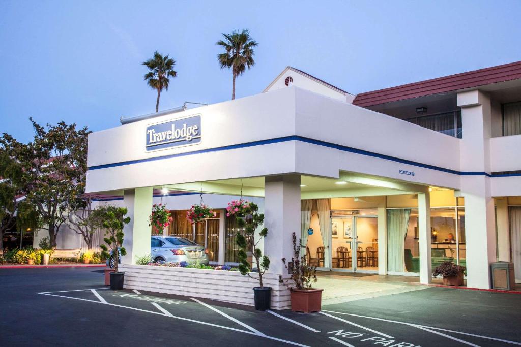 Travelodge by Wyndham Monterey Bay - main image