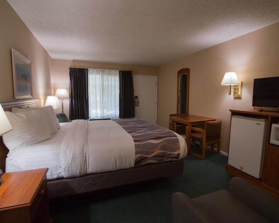 Dunsmuir Inn & Suites Dunsmuir - image 3