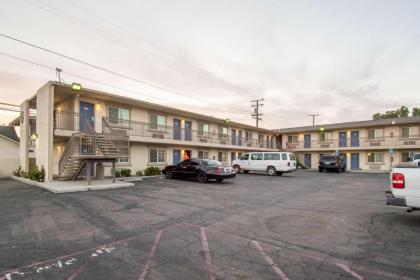 Motel 6-Mojave CA - Airport - image 3