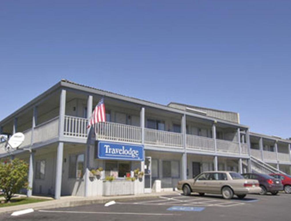 Travelodge by Wyndham Clearlake - image 3