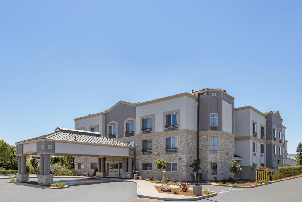 Holiday Inn Express Hotel & Suites San Jose-Morgan Hill an IHG Hotel - main image