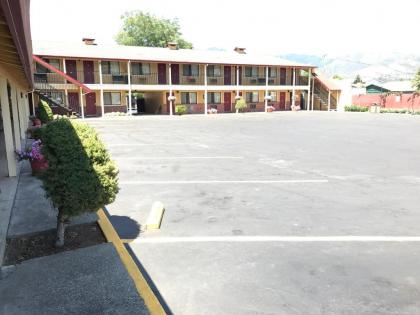 Klamath Motor Lodge - image 5