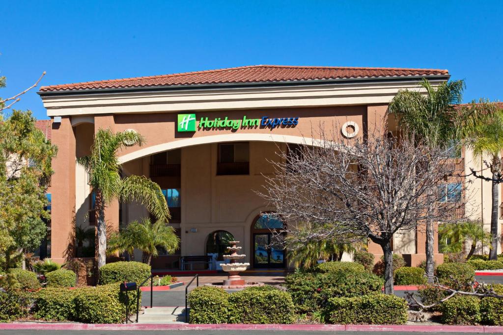 Holiday Inn Express Temecula an IHG Hotel - main image