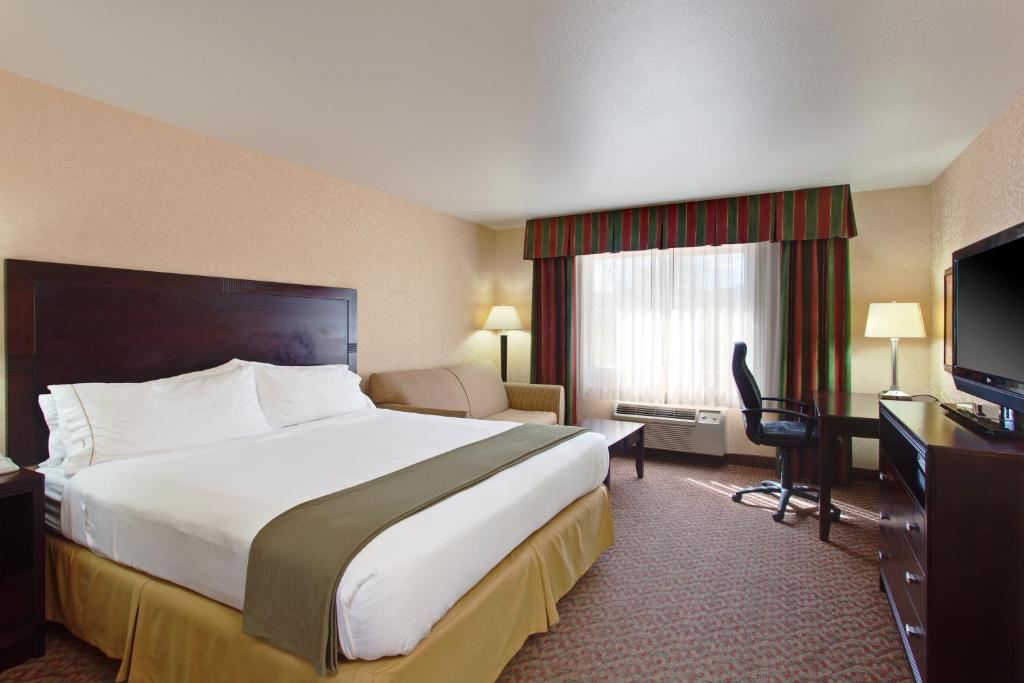 Holiday Inn Express Temecula an IHG Hotel - image 3