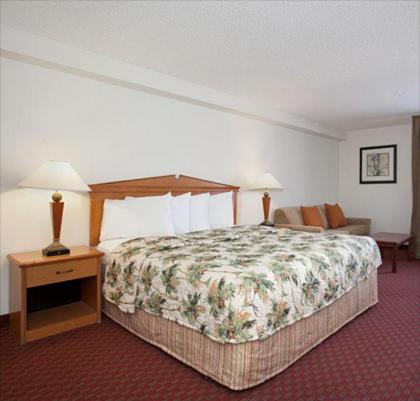 Stanton Inn & Suites - image 5