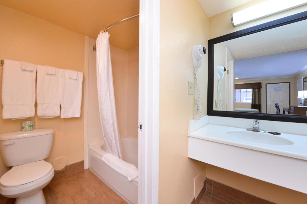 Americas Best Value Inn - Azusa/Pasadena - image 2