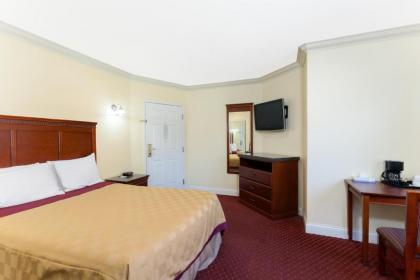 Travelodge by Wyndham Brea - image 2