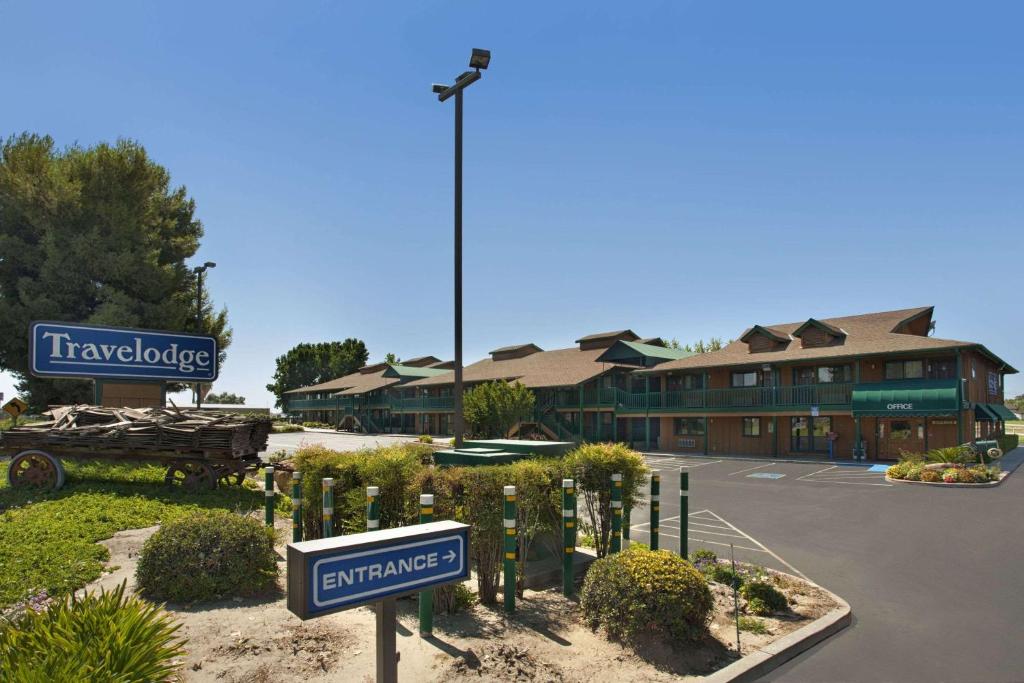 Travelodge by Wyndham Lemoore Near Naval Air Station - main image