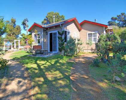 Bide A Wee Inn and Cottages Pacific Grove