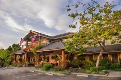 Cambria Pines Lodge