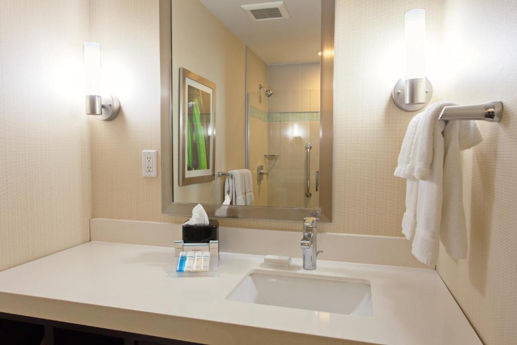 Hilton Garden Inn Los Angeles Marina Del Rey - image 4