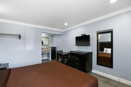 3rd Avenue Inn - image 3