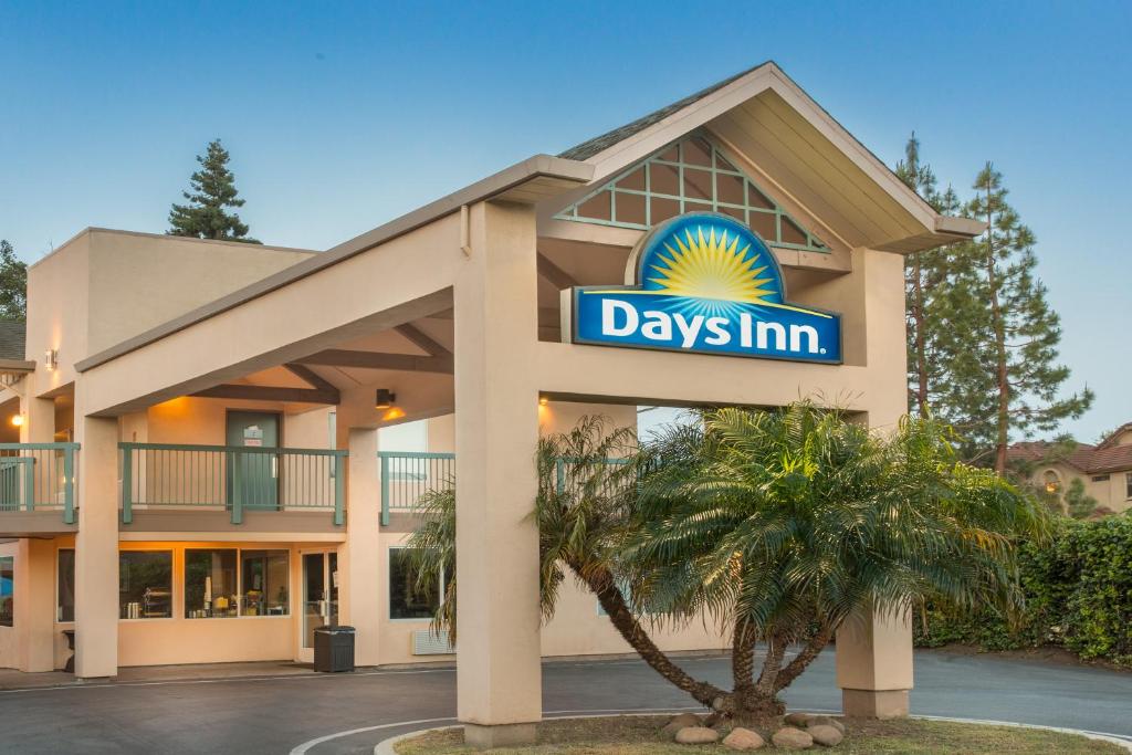 Days Inn by Wyndham Redwood City - main image